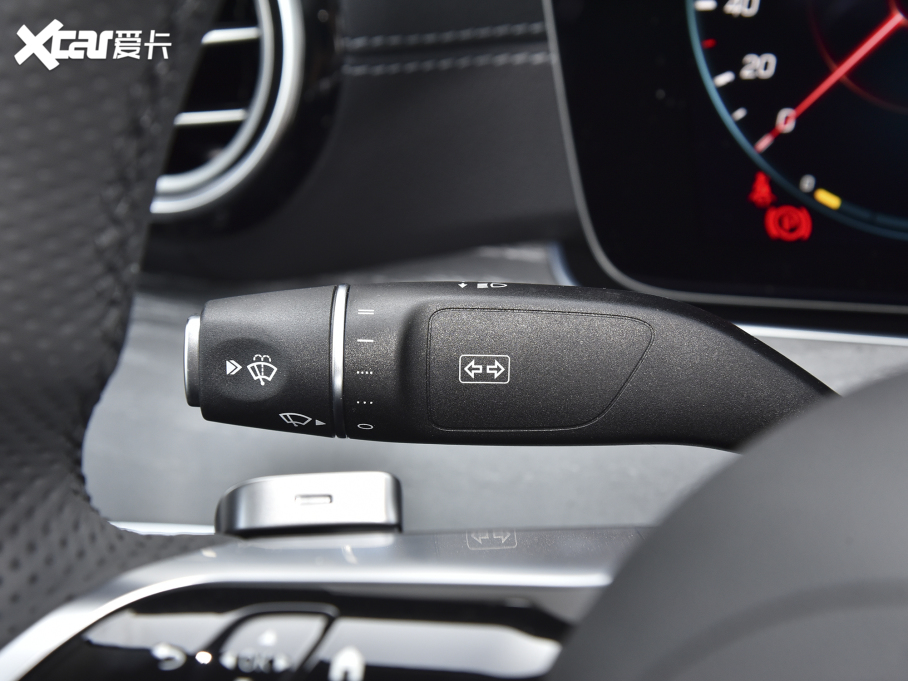 2022YE Ŀ E 260 L \