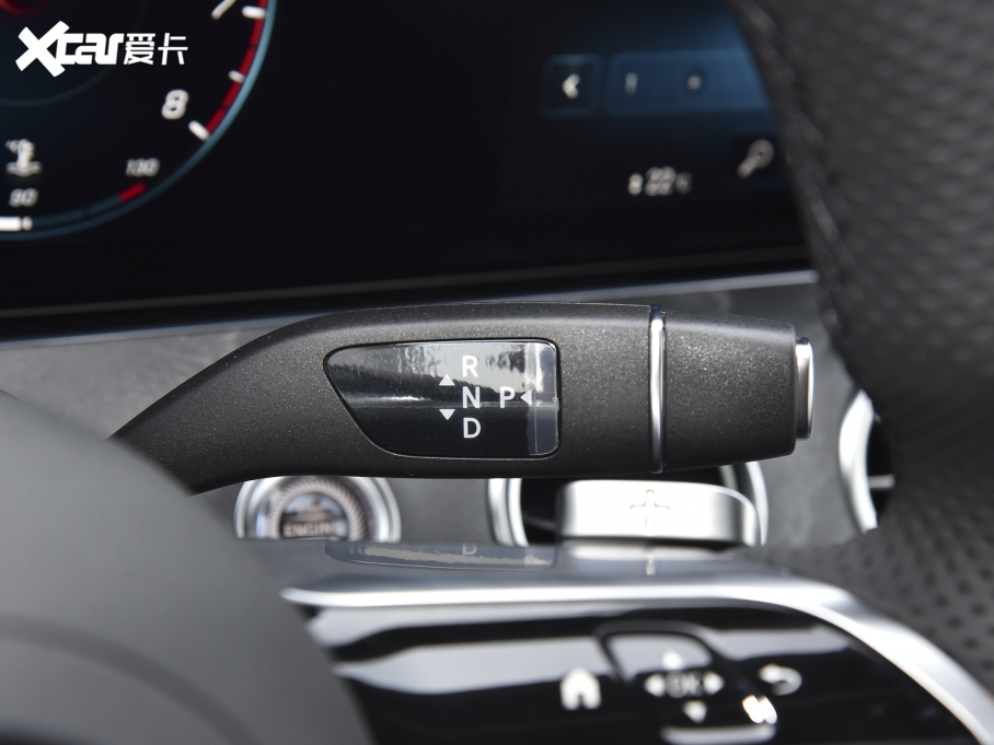 2022YE Ŀ E 260 L \