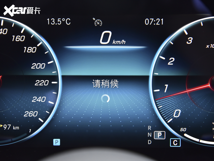 2022YE Ŀ E 260 L \