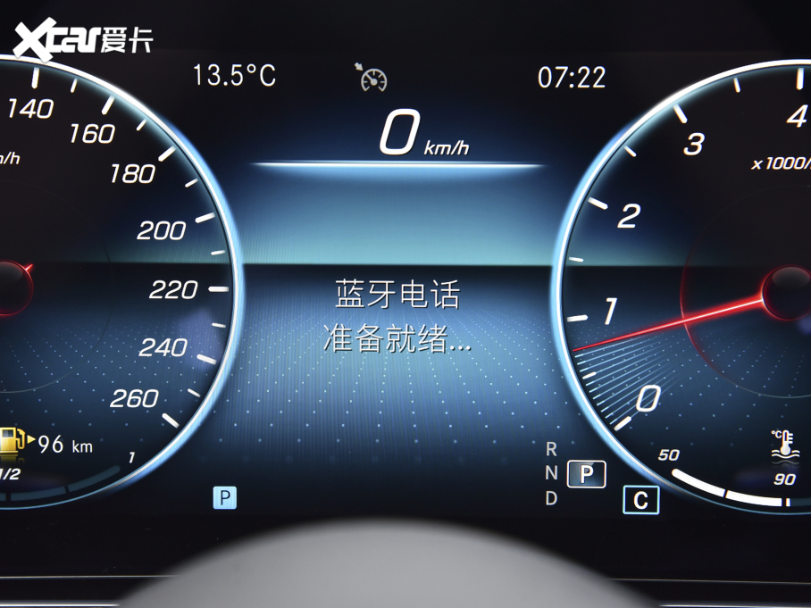 2022��YE�� �Ŀ� E 260 L �\����