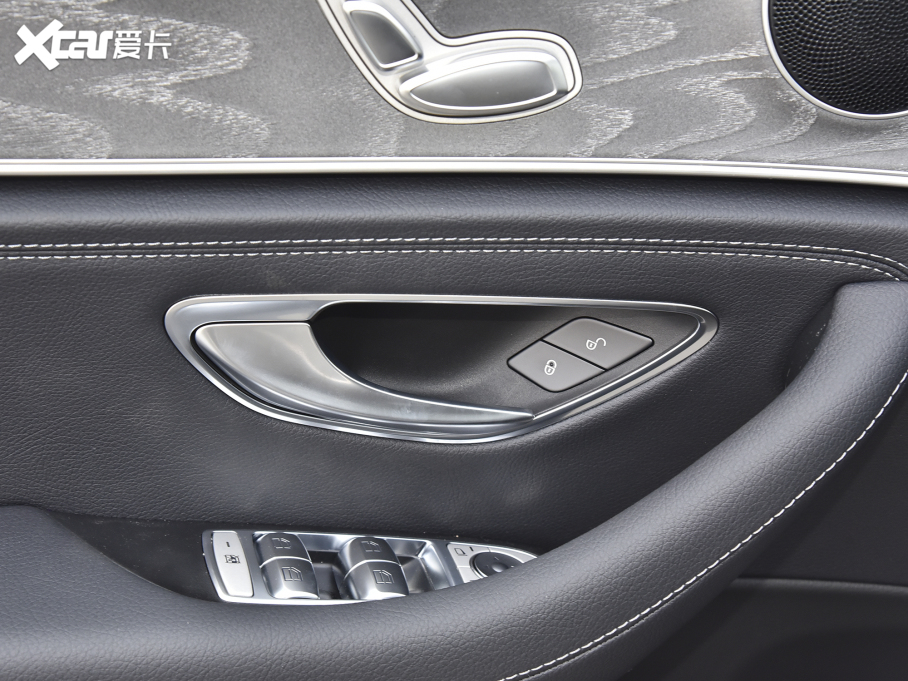 2022YE Ŀ E 260 L \