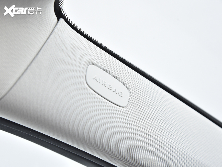 2022YE Ŀ E 260 L \