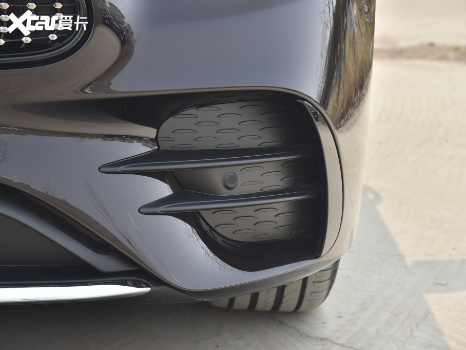 2022��YE�� �Ŀ�� E 300 L �\�Ӻ��A��