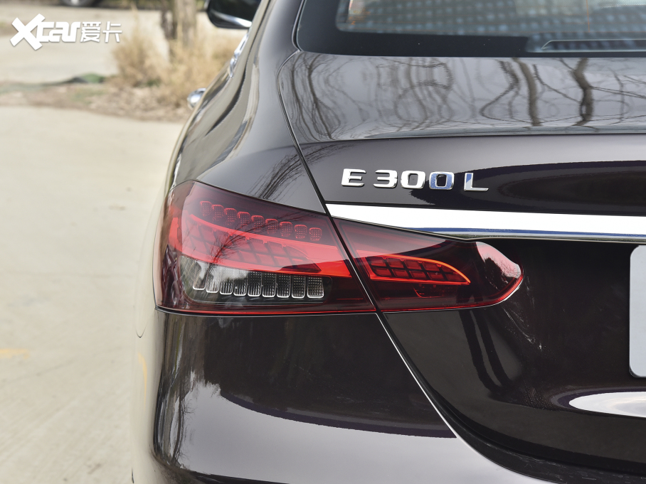 2022YE Ŀ E 300 L \ӺA