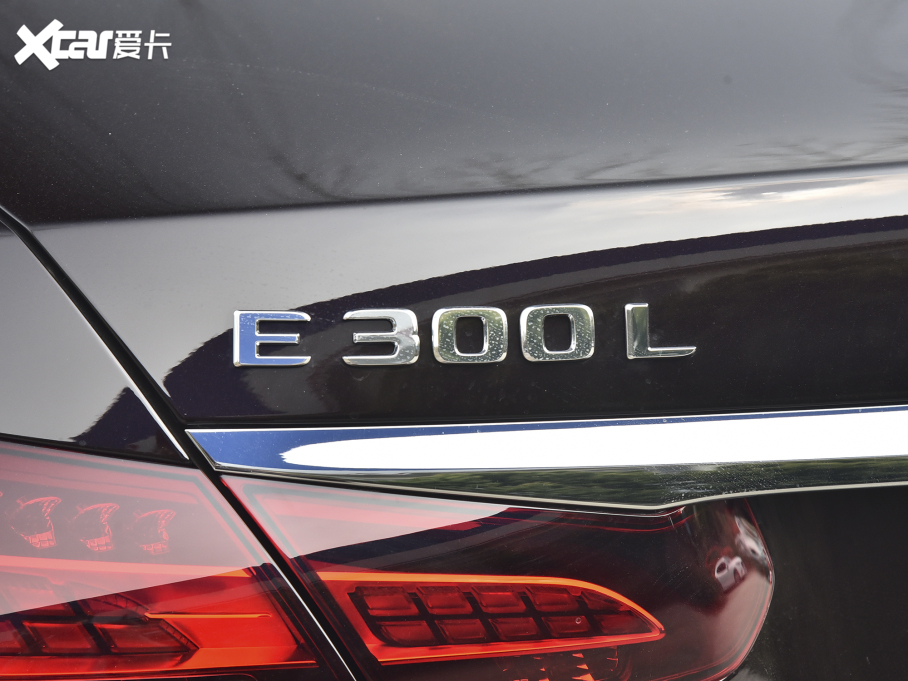 2022��YE�� �Ŀ�� E 300 L �\�Ӻ��A��