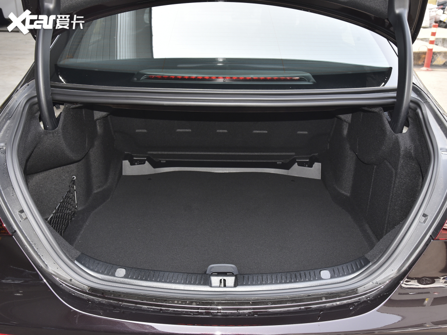 2022YE Ŀ E 300 L \ӺA