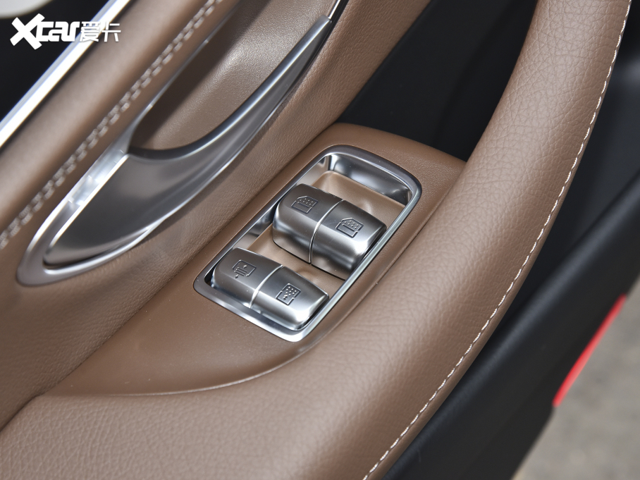 2022YE Ŀ E 300 L \ӺA