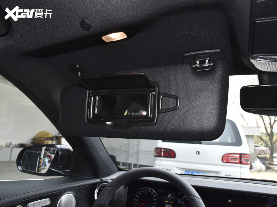 2022YE Ŀ E 300 L \ӺA