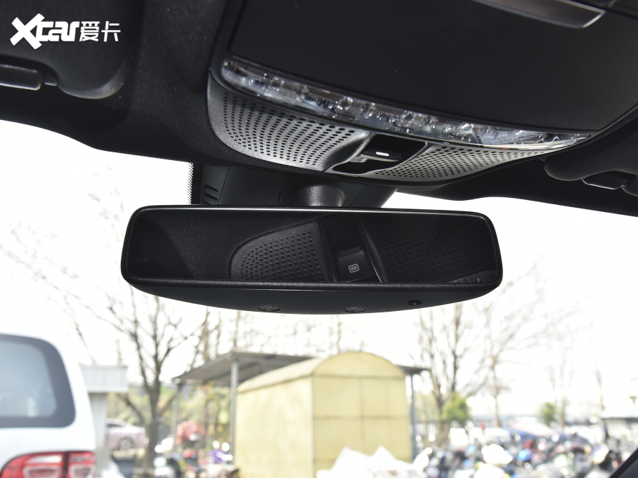 2022��YE�� �Ŀ�� E 300 L �\�Ӻ��A��