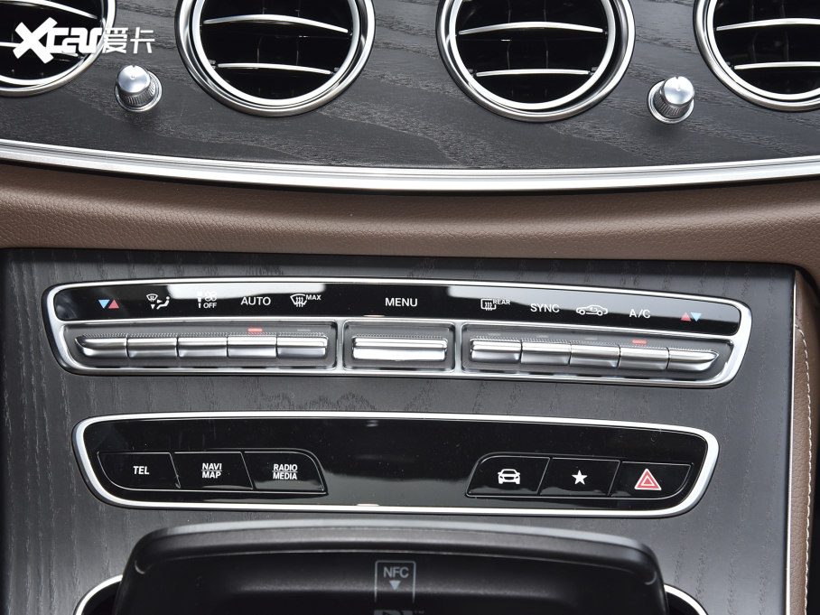 2022YE Ŀ E 300 L \ӺA