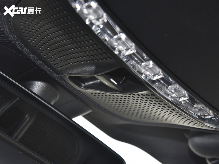 2022YE Ŀ E 300 L \ӺA