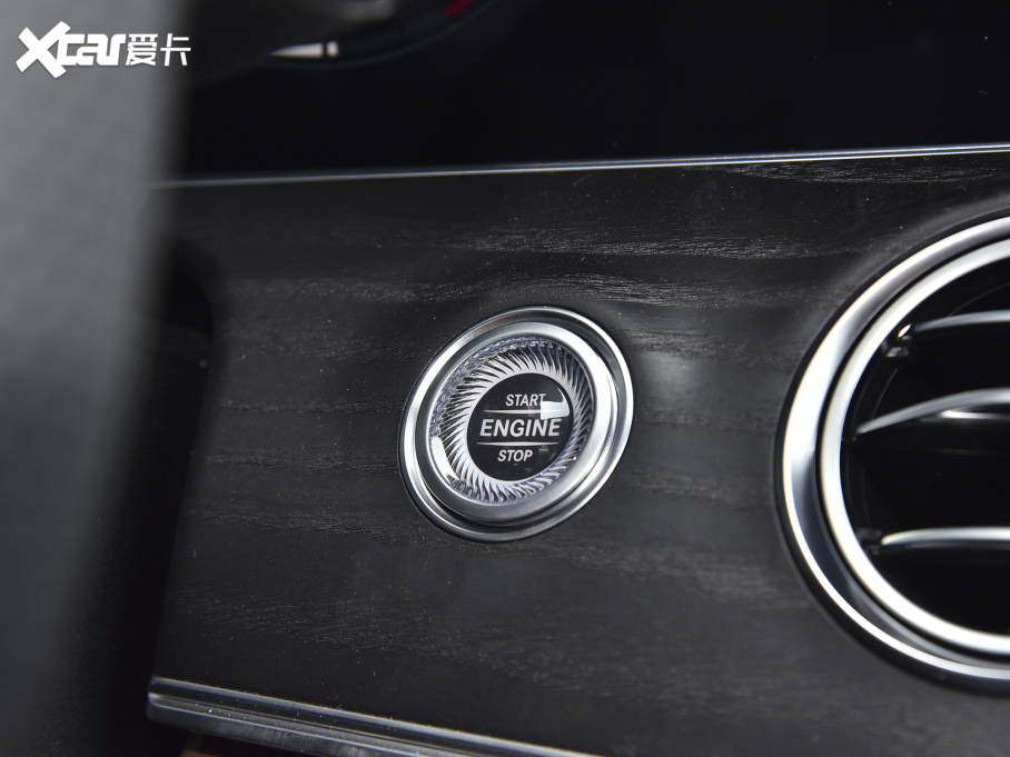 2022YE Ŀ E 300 L \ӺA