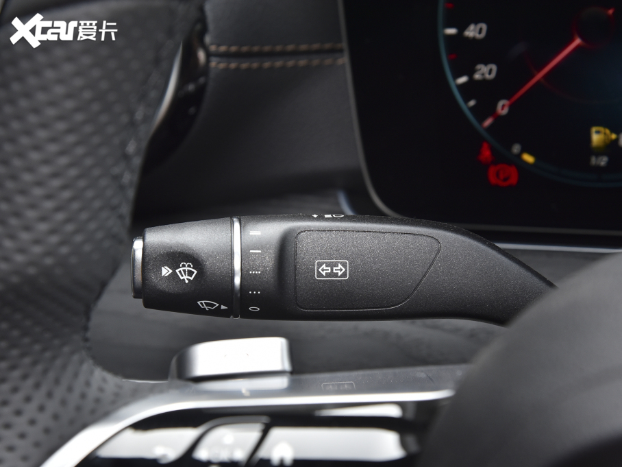 2022��YE�� �Ŀ�� E 300 L �\�Ӻ��A��