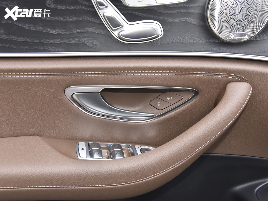 2022YE Ŀ E 300 L \ӺA