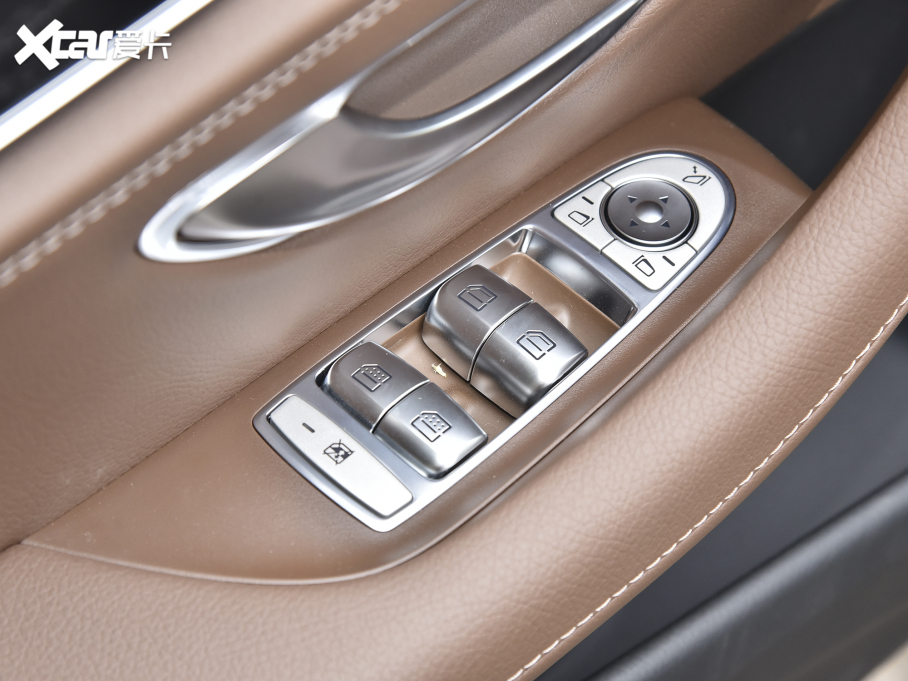 2022��YE�� �Ŀ�� E 300 L �\�Ӻ��A��