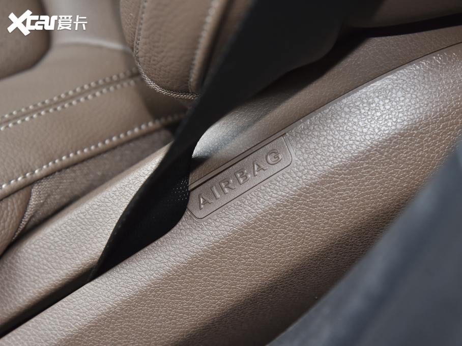 2022YE Ŀ E 300 L \ӺA