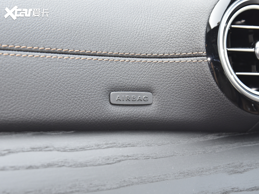 2022YE Ŀ E 300 L \ӺA