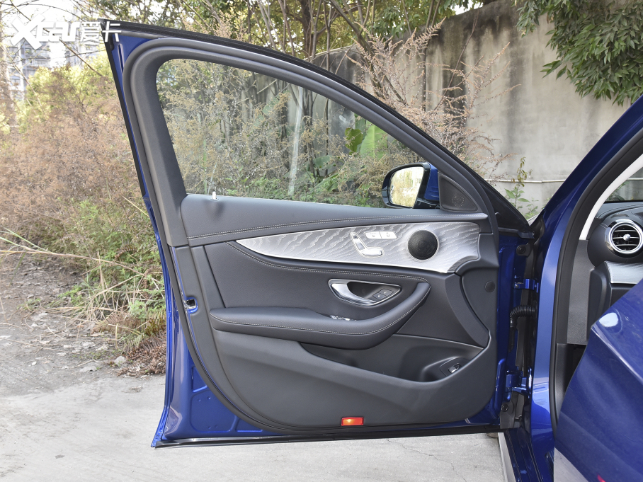 2022YE Ŀ E 300 L \ӕr