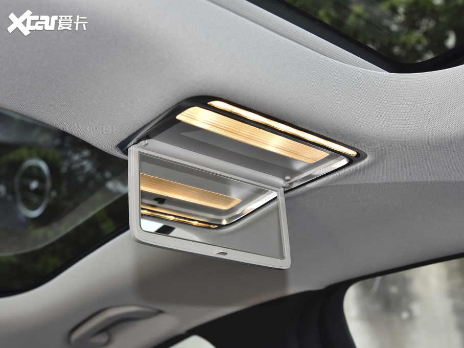 2022YE Ŀ E 300 L \ӕr