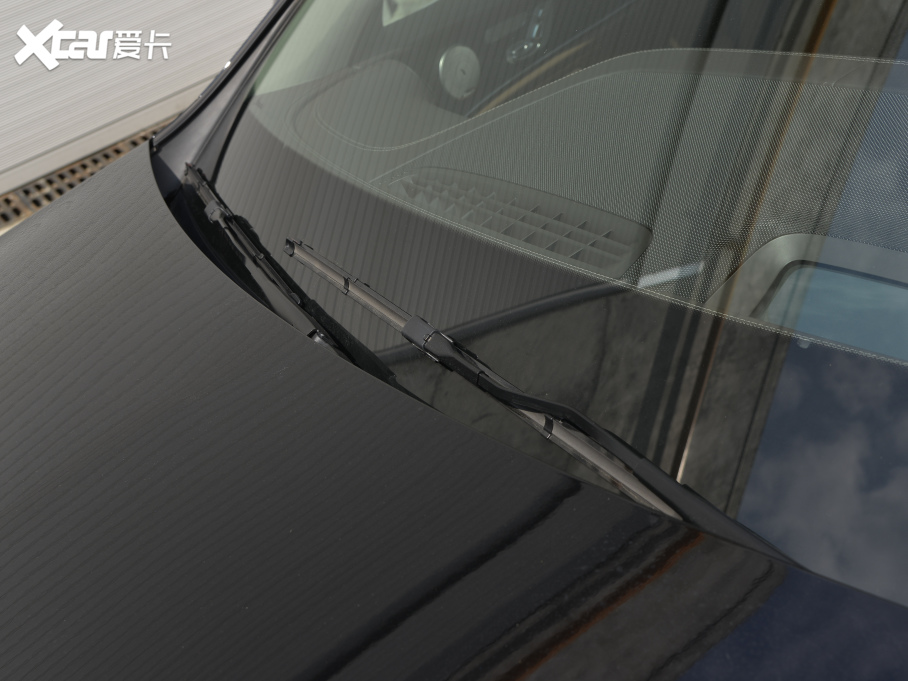 2022YE Ŀ E 300 L F