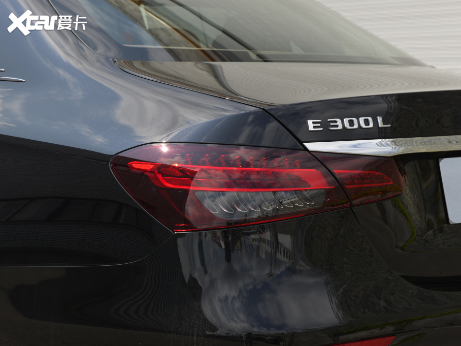 2022��YE�� �Ŀ�� E 300 L ���F��