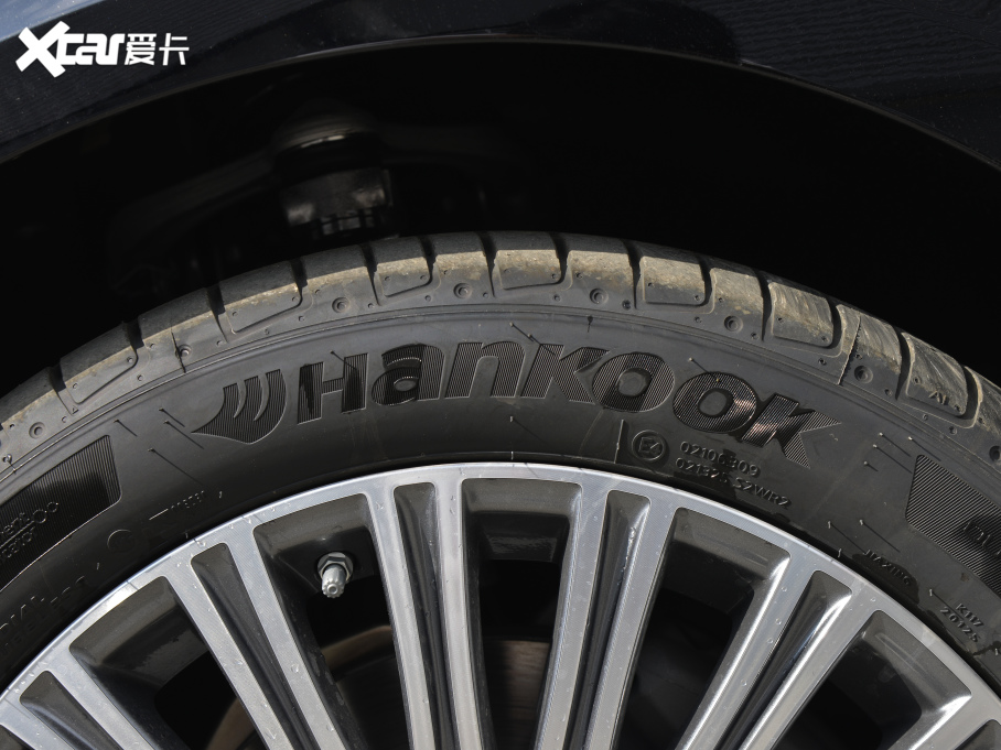 2022��YE�� �Ŀ�� E 300 L ���F��