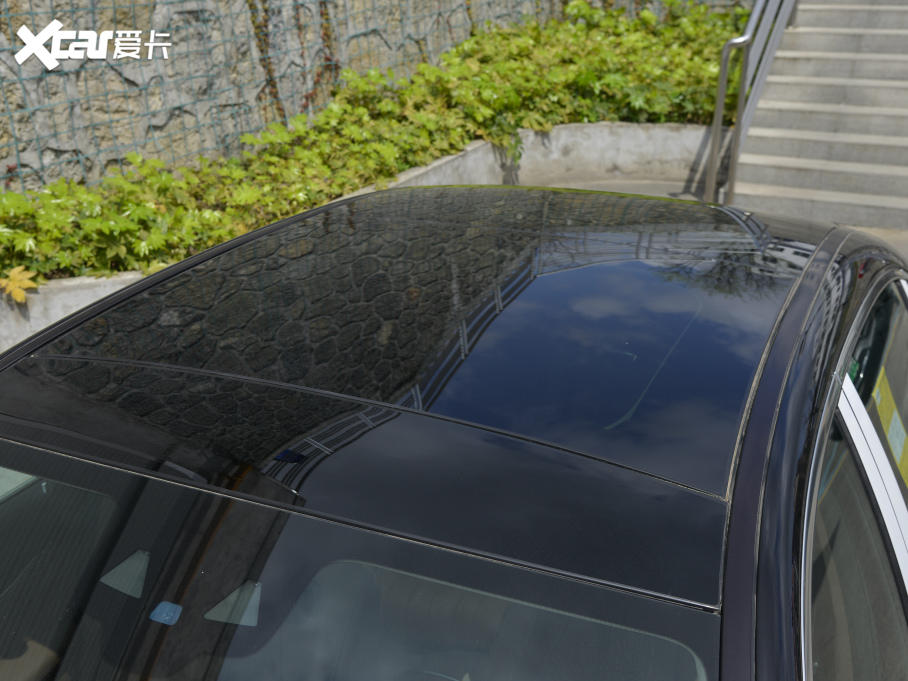 2022YE Ŀ E 300 L F