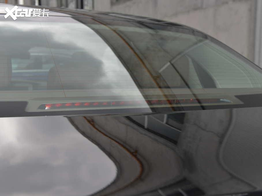 2022YE(j) Ŀ E 300 L F