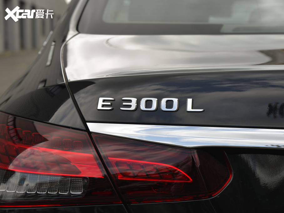 2022YE Ŀ E 300 L F