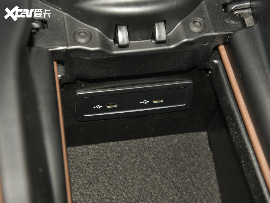 2022YE Ŀ E 300 L F