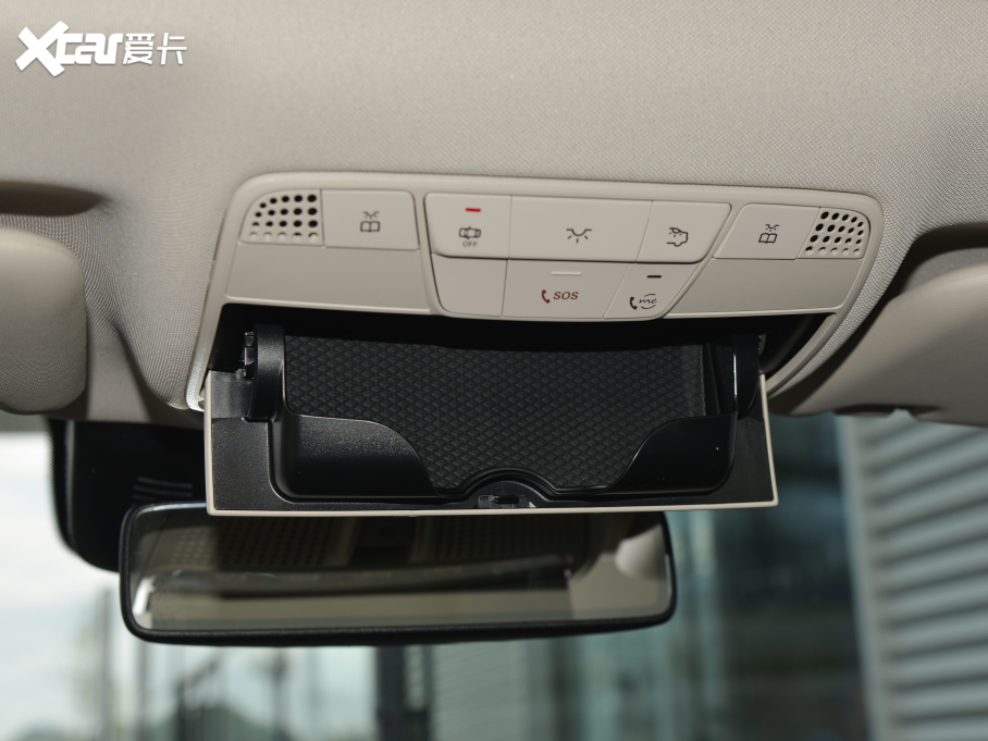 2022YE Ŀ E 300 L F