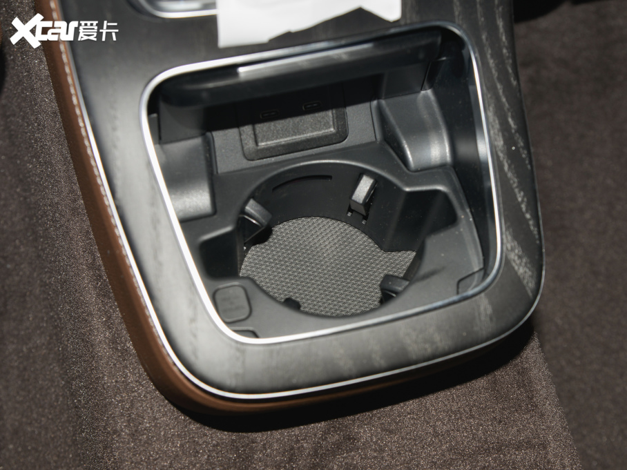 2022YE Ŀ E 300 L F