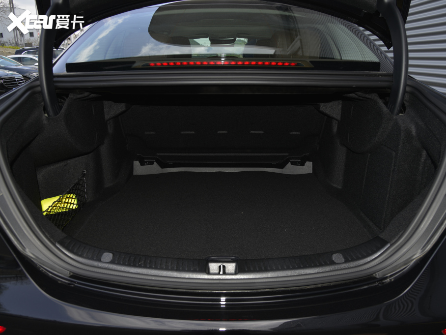 2022YE Ŀ E 300 L F