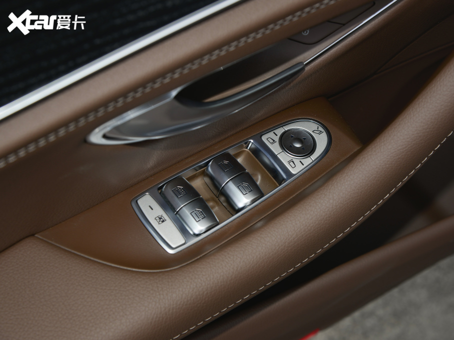 2022YE Ŀ E 300 L F