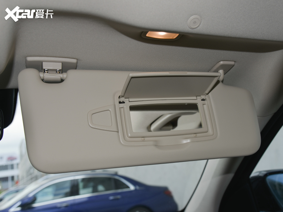 2022YE Ŀ E 300 L F