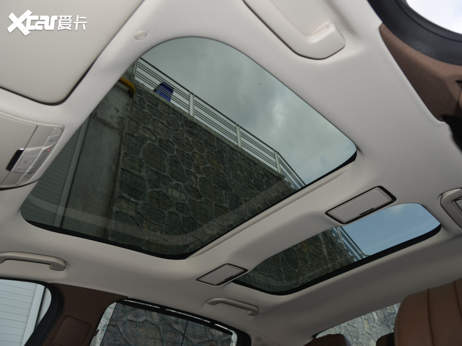 2022YE Ŀ E 300 L F