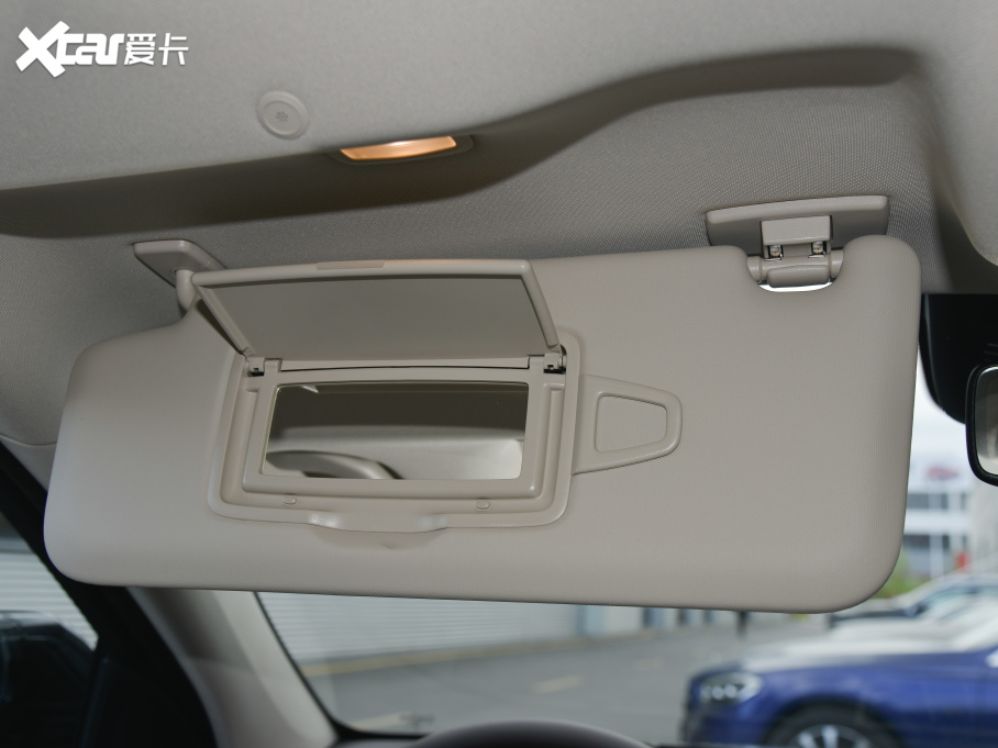 2022YE Ŀ E 300 L F