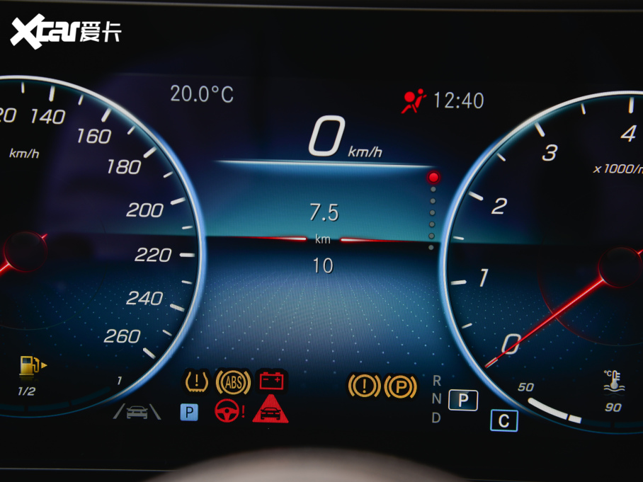 2022YE Ŀ E 300 L F