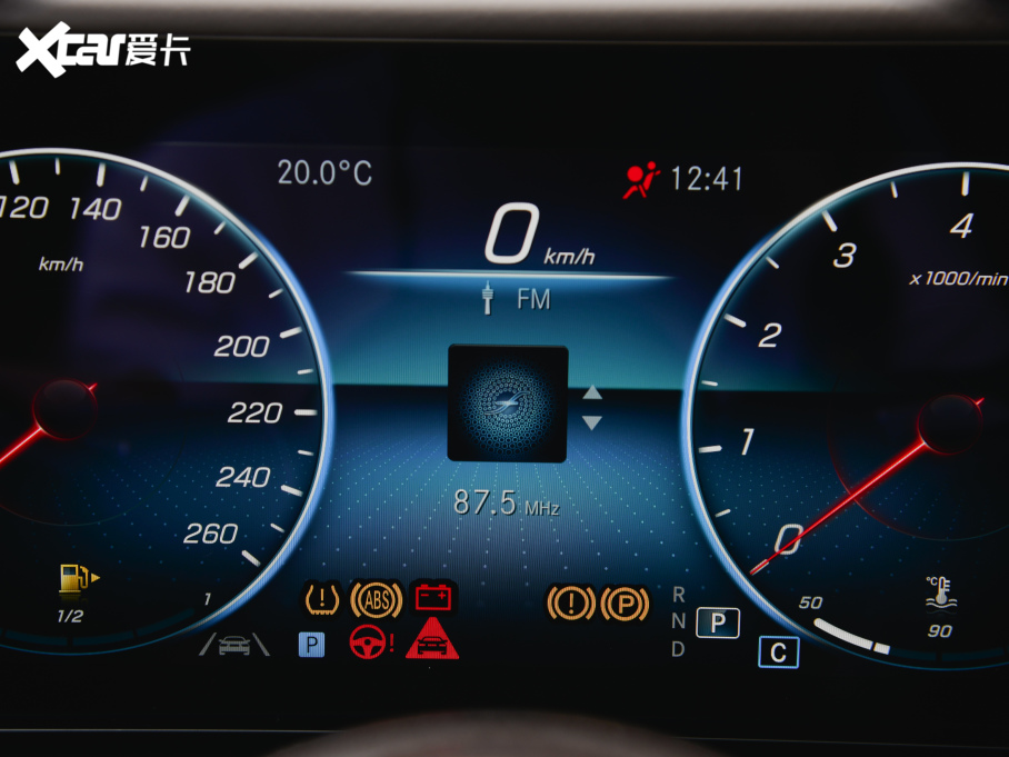 2022��YE�� �Ŀ�� E 300 L ���F��