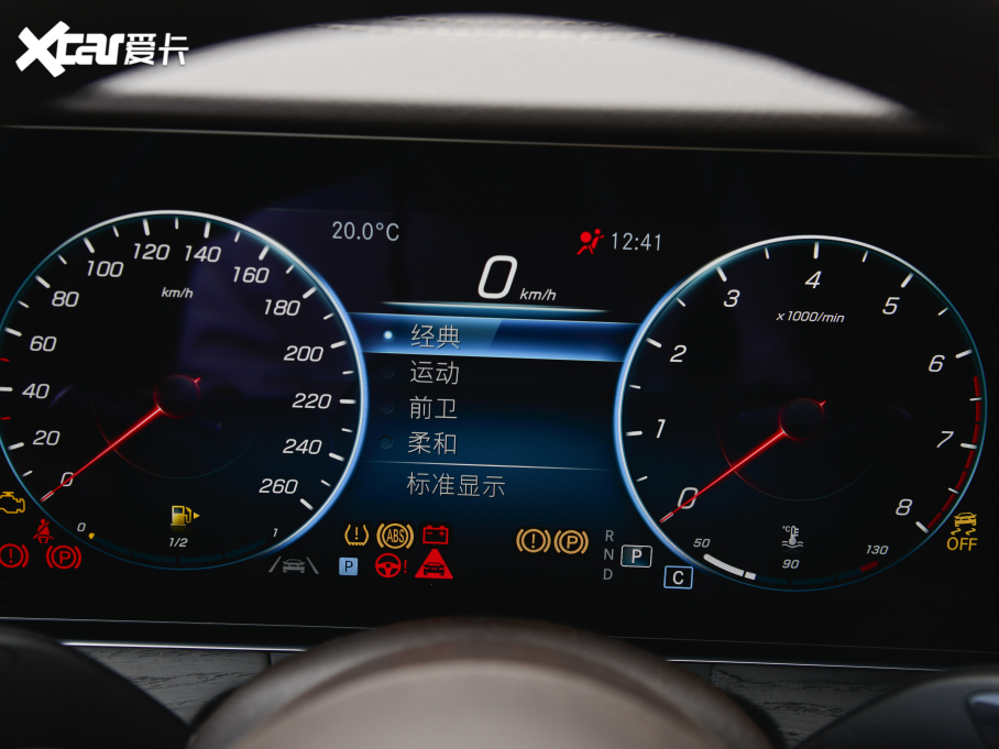 2022YE Ŀ E 300 L F