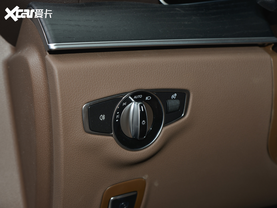 2022YE(j) Ŀ E 300 L F