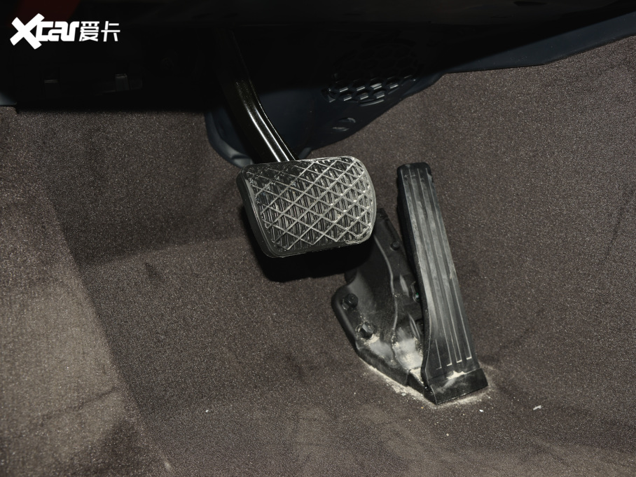 2022��YE�� �Ŀ�� E 300 L ���F��