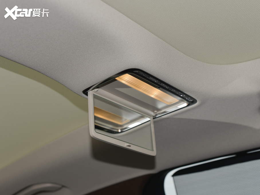 2022YE Ŀ E 300 L F