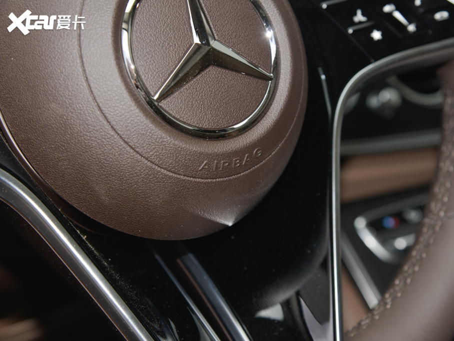 2022YE Ŀ E 300 L F