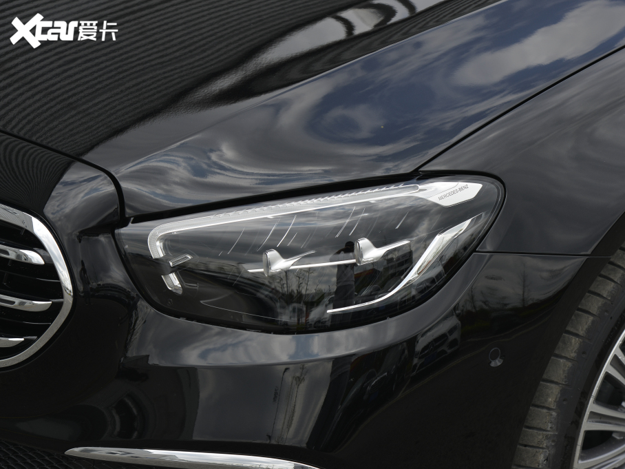 2022YE Ŀ E 300 L r