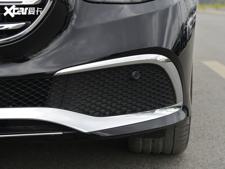 2022YE Ŀ E 300 L r