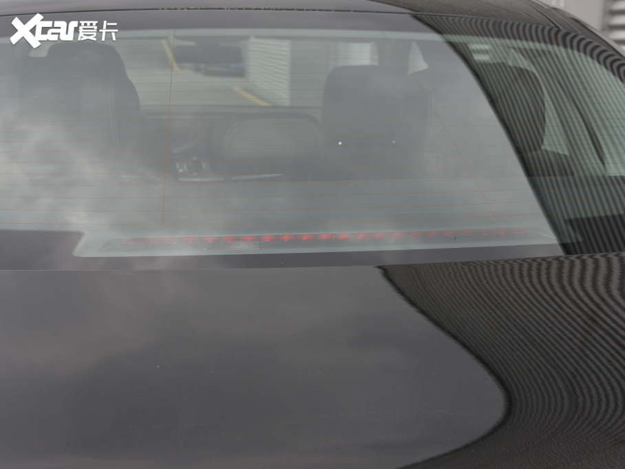 2022YE Ŀ E 300 L r