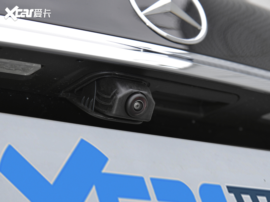 2022YE Ŀ E 300 L r