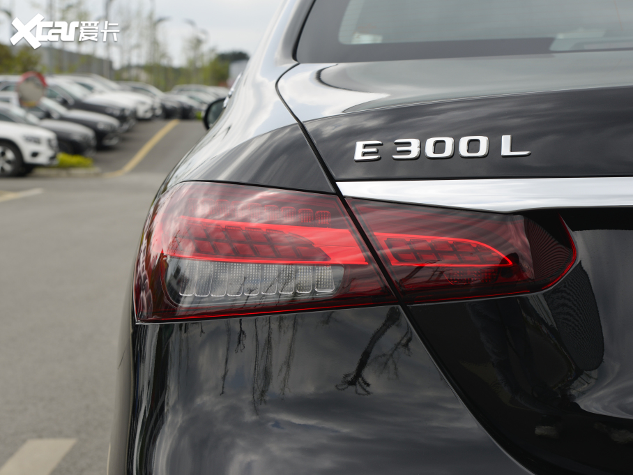 2022��YE�� �Ŀ�� E 300 L �r����