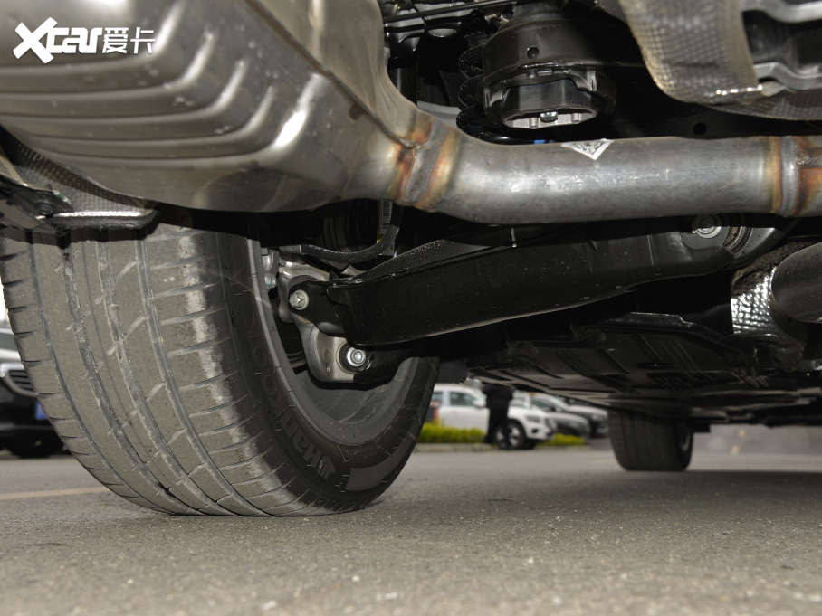 2022YE Ŀ E 300 L r